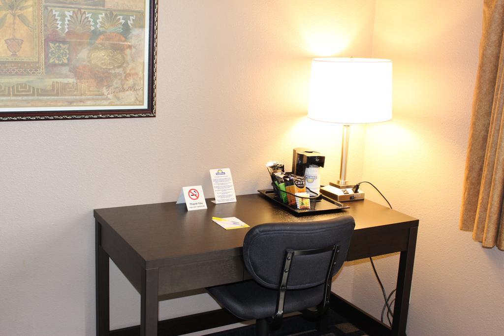 Days Inn By Wyndham Watertown Quarto foto